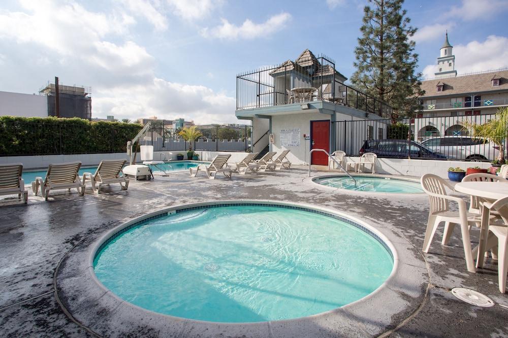 Castle Inn And Suites אנהיים מראה חיצוני תמונה
