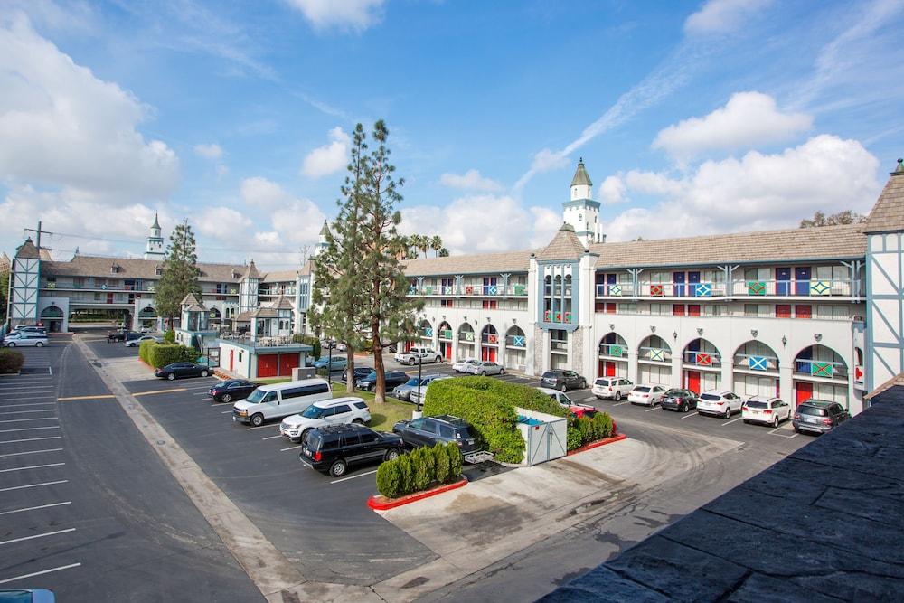 Castle Inn And Suites אנהיים מראה חיצוני תמונה