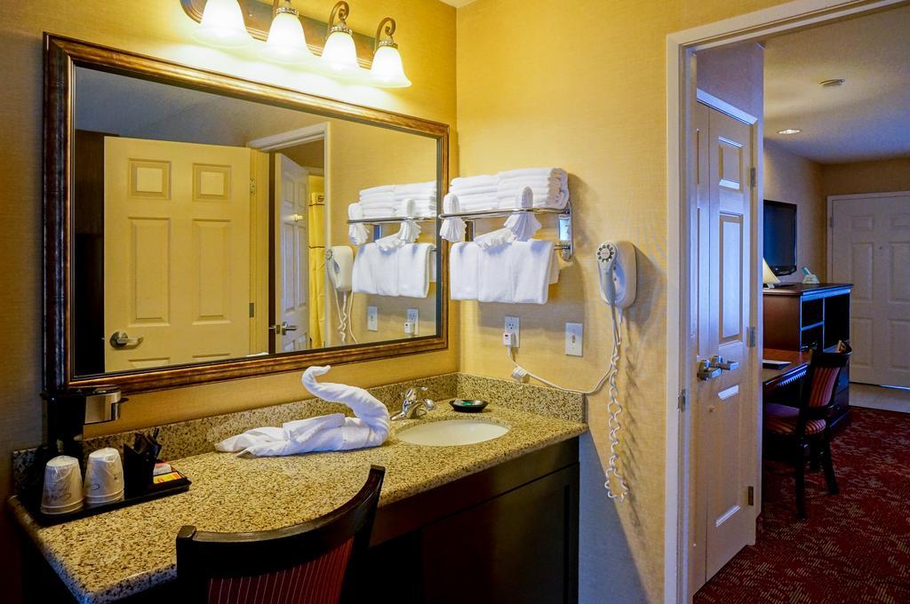 Castle Inn And Suites אנהיים מראה חיצוני תמונה