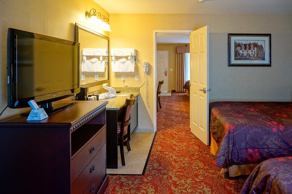 Castle Inn And Suites אנהיים מראה חיצוני תמונה
