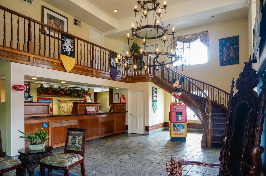 Castle Inn And Suites אנהיים מראה חיצוני תמונה